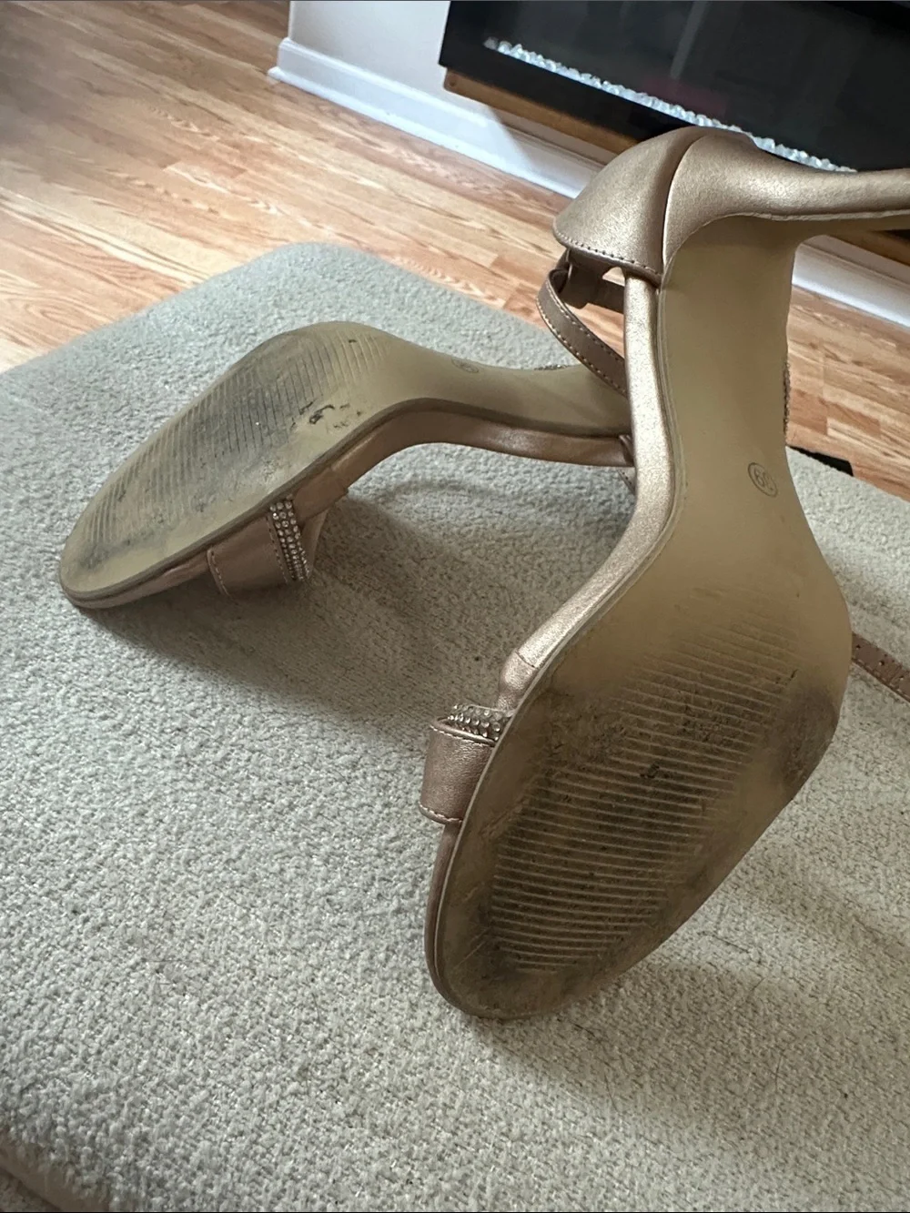 Elegant Ankle-Strap Heeled Sandals in Metallic Tan
